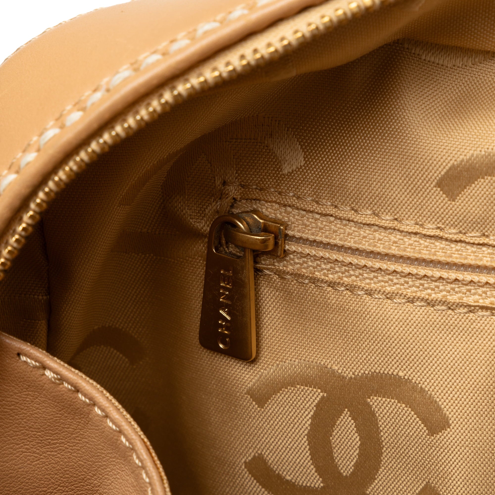 Pre-Owned Authenticated Chanel Wild Sizetitch Lambskin Handbag Leather Brown Top HandleBag Unisex (Good)