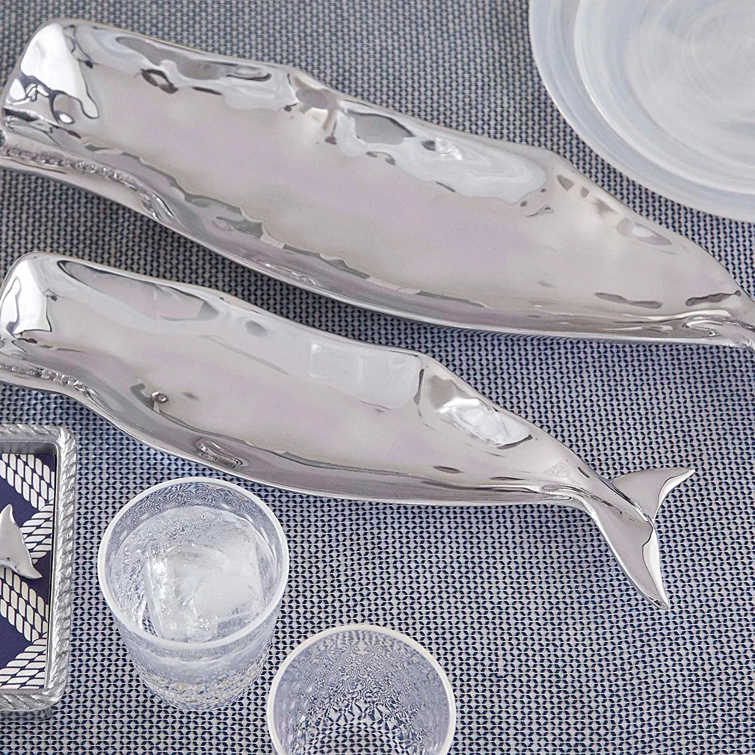 QIXIAN Nantucket Whale Large Dish, Aluminum