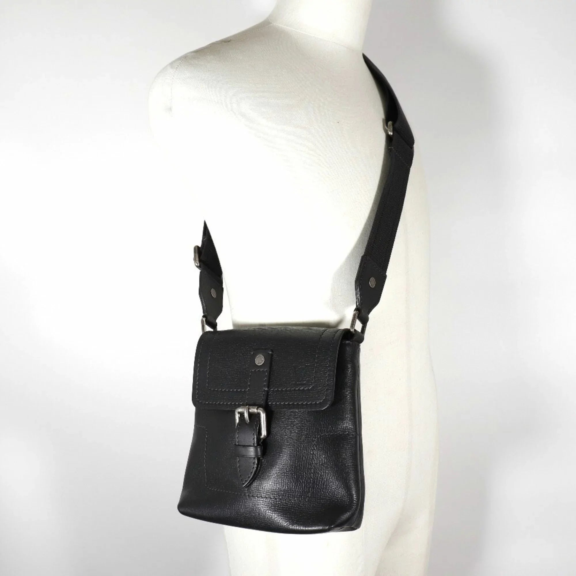 Pre-Owned LOUISize VUITTON Louis Vuitton Yuma Sizehoulder Bag Utah M97024 Leather Basalt Black RI3059 Men's (Good)
