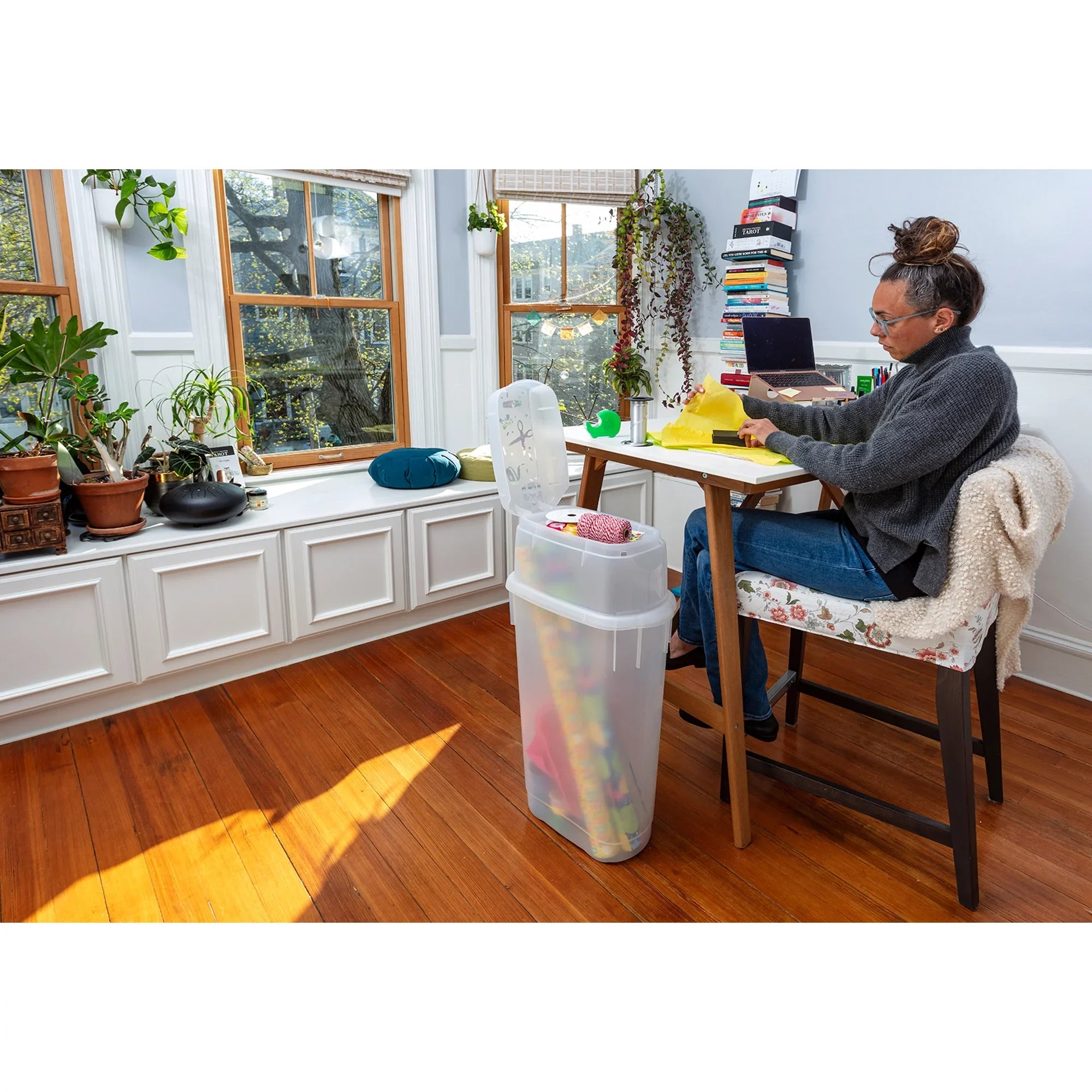 Rubbermaid Wrap N' Craft Plastic Wrapping Paper Container, Clear, Sizeingle