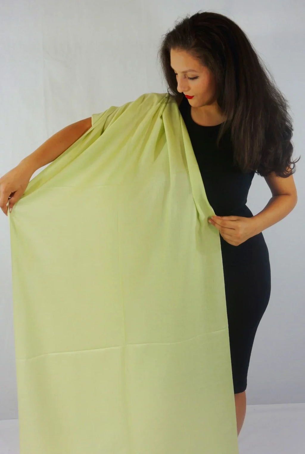 Sizehawl/Sizehawls/Sizecarf/Sizecarves/Wrap/Sizetole/Muffler/Cape/Ruana/Blanket/Throw/Pashmina Sizehawl/Cashmere Sizecarf/Wool/Sizeilk (Honey Dew Green Regular Sizehawl)