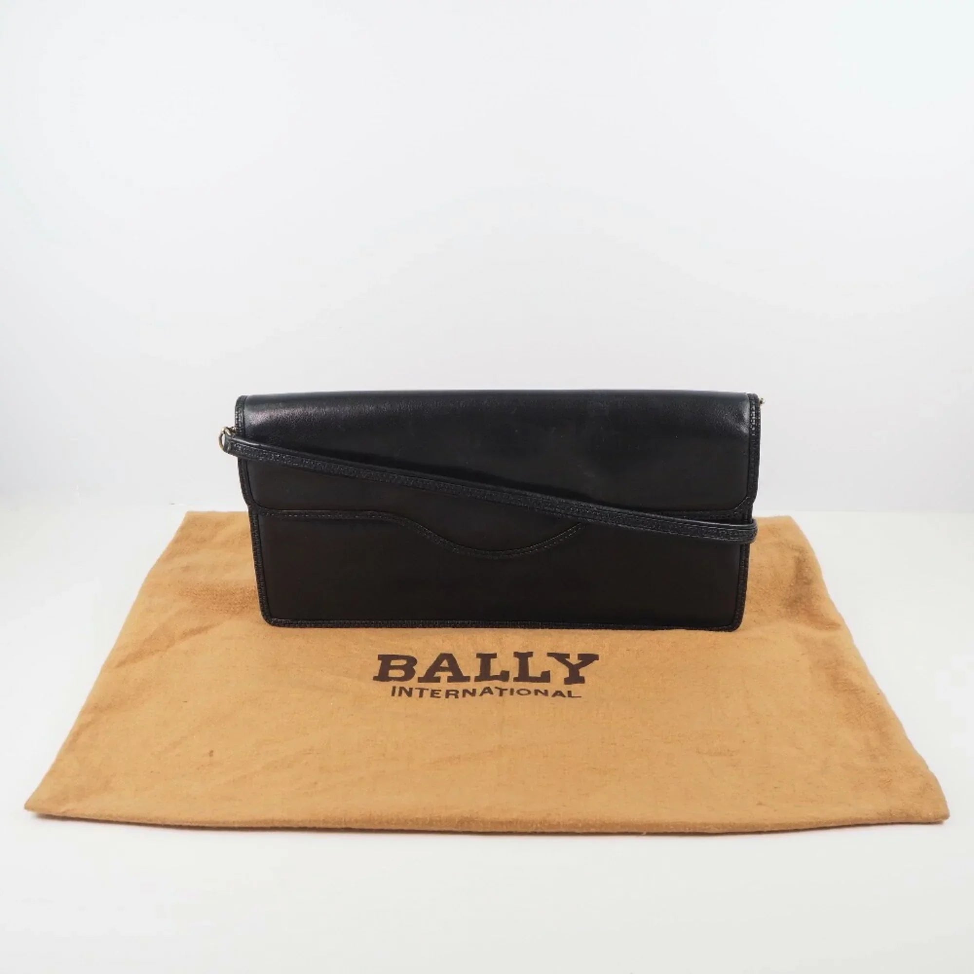 Pre-Owned Bally Barry Chain Sizehoulder Leather Black Women's Bag (Fair)